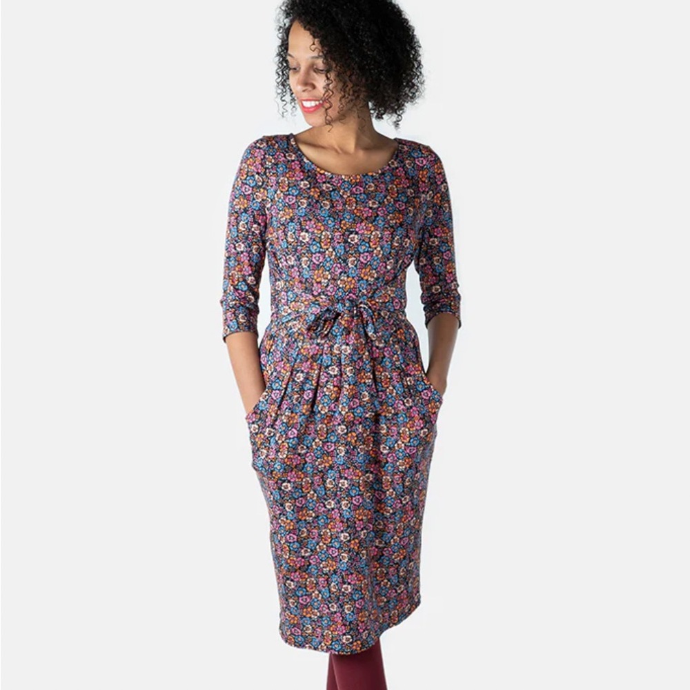 Popsy Nina Floral Dress with 3/4 Sleeves and Scoop Neck